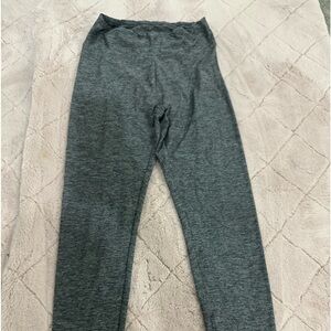 hello babes ! Selling these leggings ! Don’t miss out